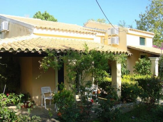 Rouseli Apartments
