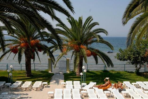 Roussos Studios - Photo5