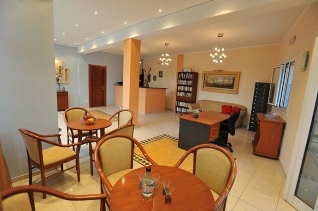 Saint Spiridon Hotel - Photo4