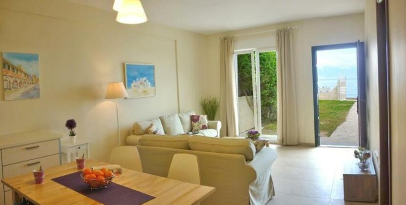 Sea & Sun Holiday Home - Photo5