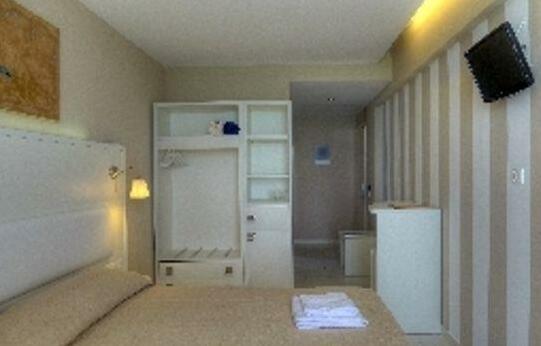 Sidari Beach Hotel - Photo5