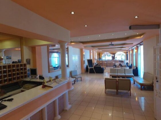 Silver Beach Hotel Thinali - Photo2