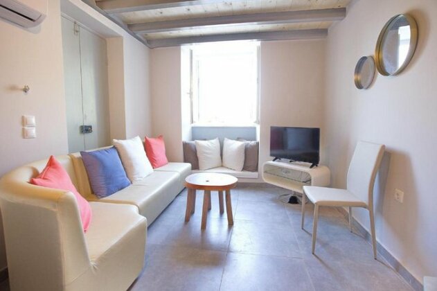 Sirocos Apt - Photo2