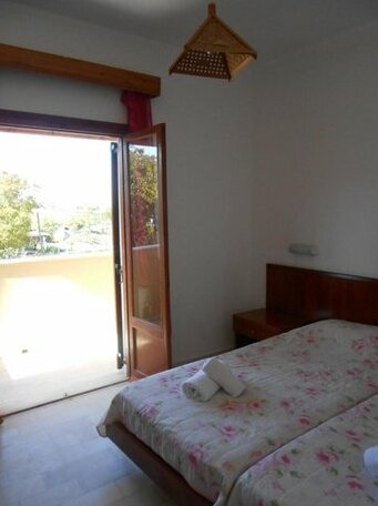 Socrates Studios & Apartments - Photo3