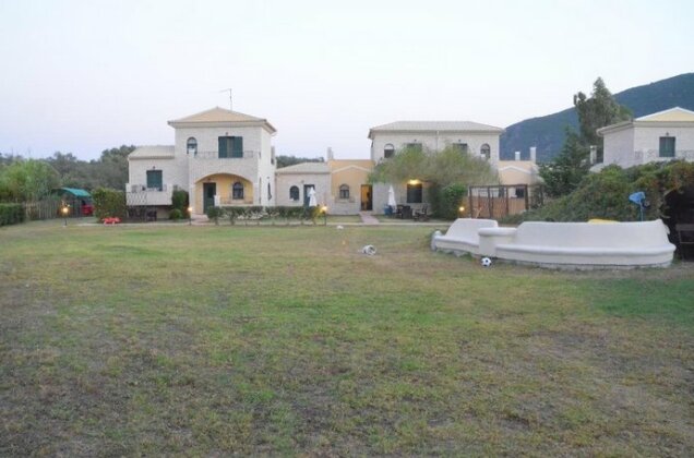 Stalakton Country Maisonettes - Photo2