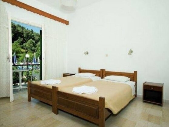 Takis & Efi Apartments - Photo2