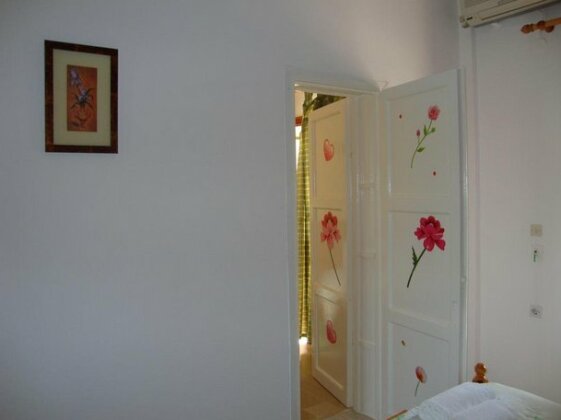 Tasia Studios - Photo3