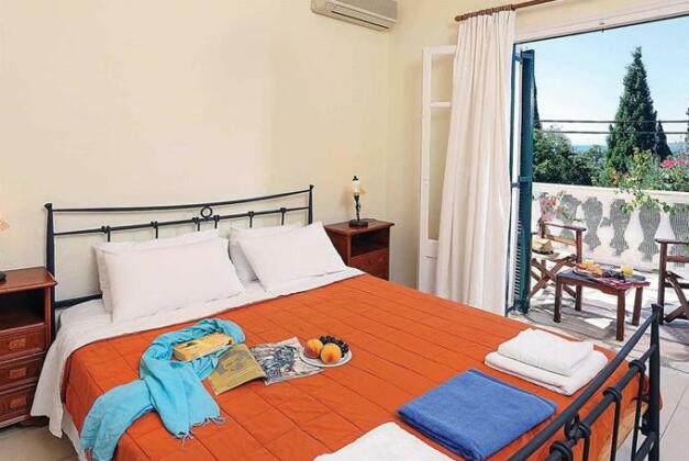 Tassos - Photo3