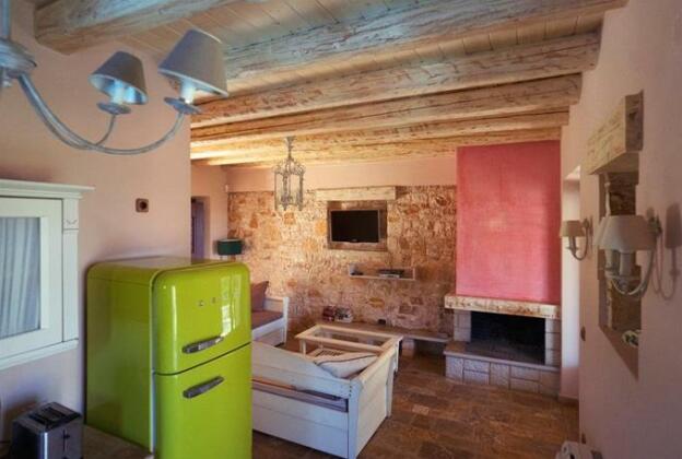 Thalia Estate - Photo4
