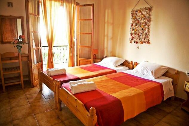Theocharis Apartments - Photo5