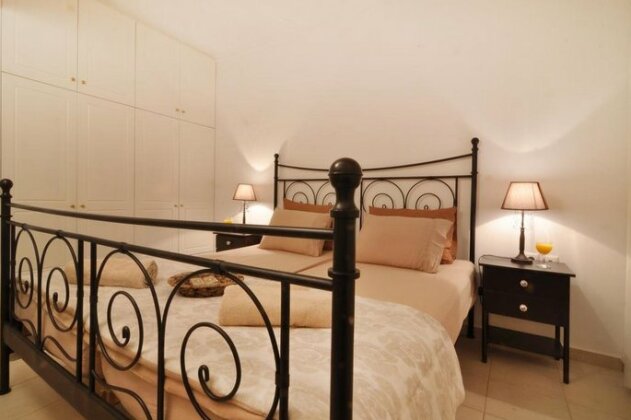 Theony's House - Photo4