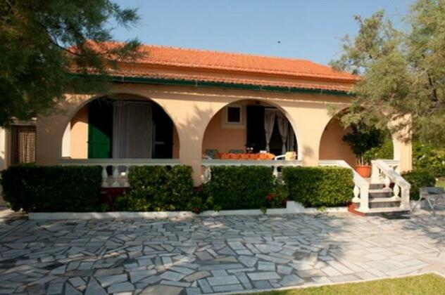 Thera Villa - Photo2