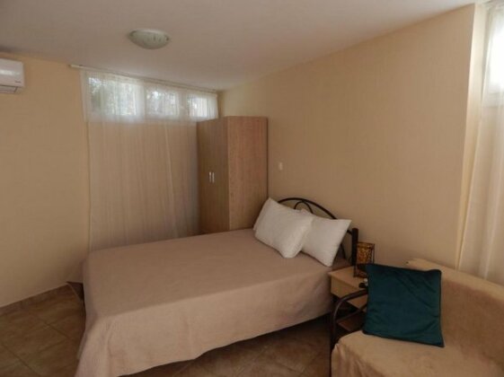 Toula's Luxury Studio