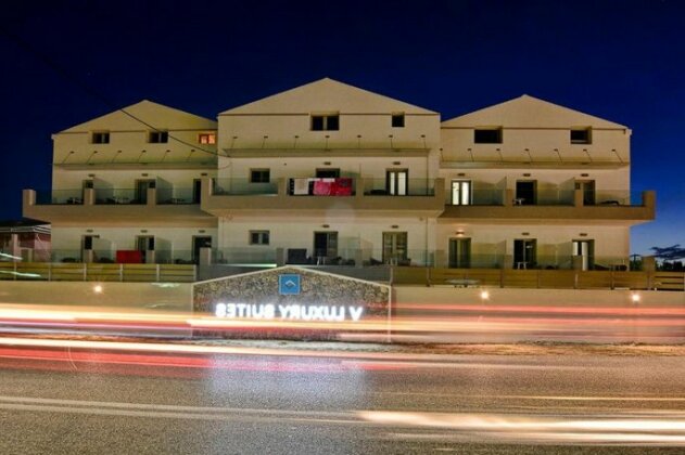 V Luxury Suites - Photo3