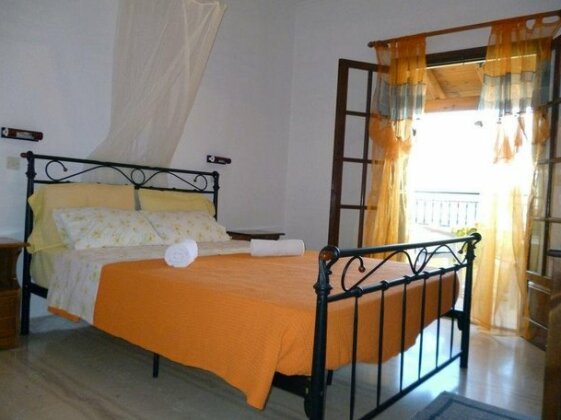 Villa Helen's Apartments - Photo3