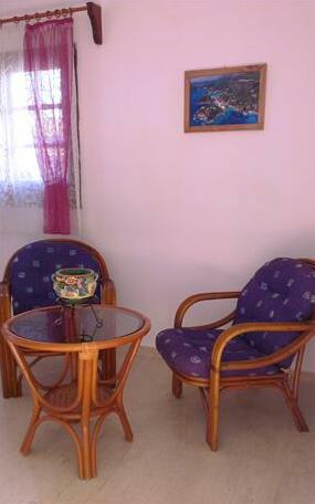 Yanna's Apartments - Photo4