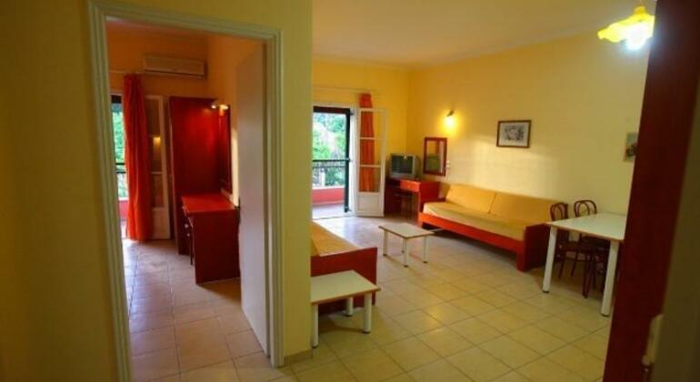 Zefiros Apartments - Photo3