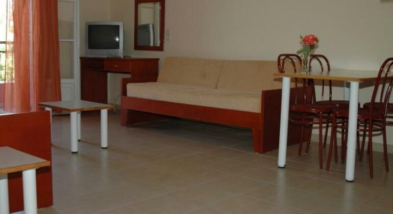 Zefiros Apartments - Photo4