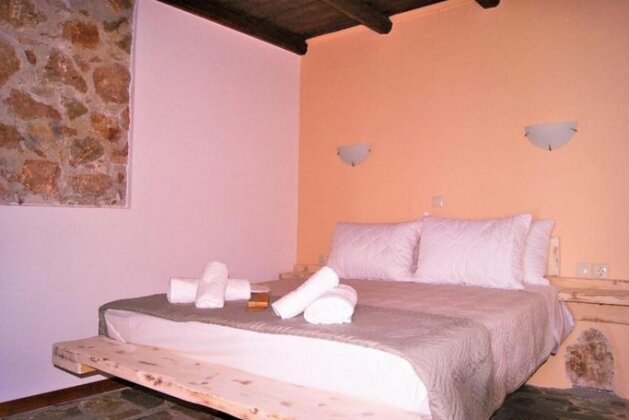 Akrolithos Crete - Photo2