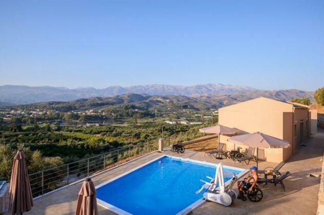 Aksos Suites Accessible Accommodation - Photo3