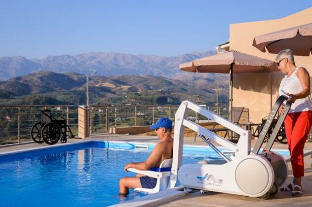 Aksos Suites Accessible Accommodation - Photo4