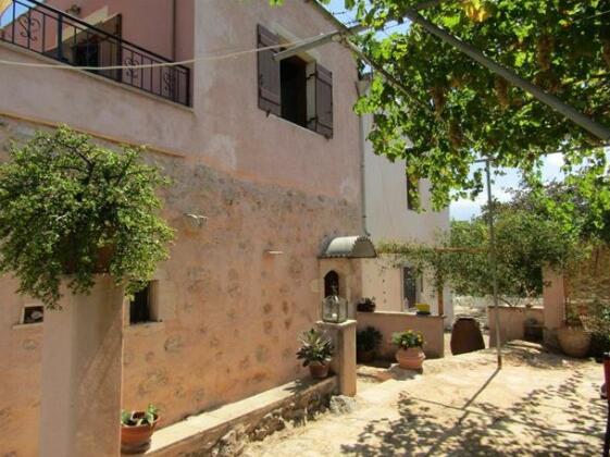 Aloni Traditional Cottage - Photo2