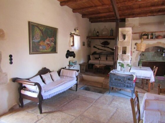 Aloni Traditional Cottage - Photo5
