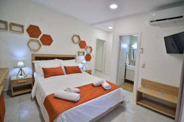 Bee House Crete - Photo4
