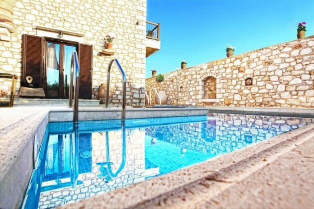 Exclusive Villa with Private Pool with jetted tub - Photo2