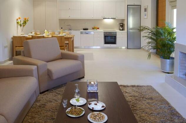 Ikia Luxury Homes - Photo5