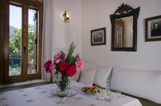 Kallimento-Dimitra - Photo2