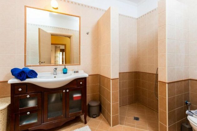 Karoti Residence - Photo3