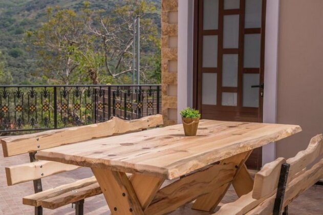 Marika Traditional Home - Photo4