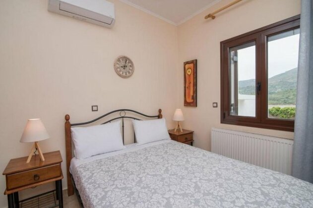 Marika Traditional Home - Photo5