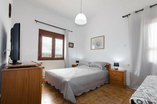 Sweet and Comfortable Home in Crete - Photo2