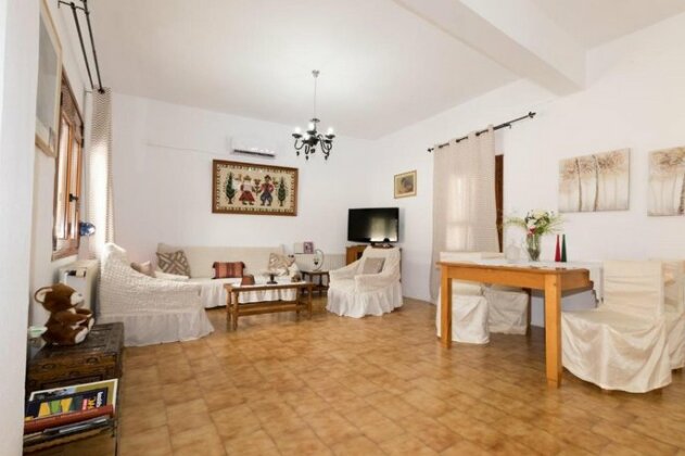 Sweet and Comfortable Home in Crete - Photo5