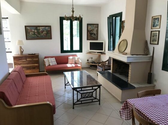 Temenia House - Photo2
