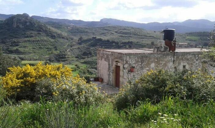 Tsikalaria Traditional Stone House - Photo2