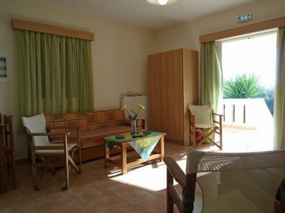 Tompras Village - Photo4