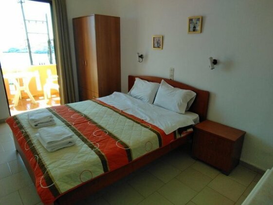 Zefyros Rooms - Photo3