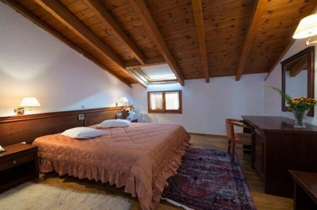 King Iniohos Hotel - Photo4