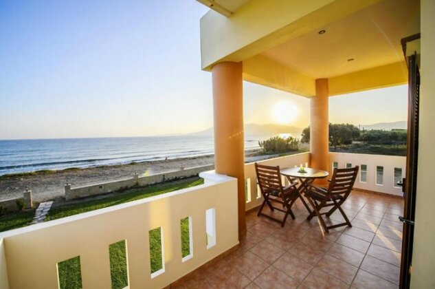 Niriides Apartments - Photo2