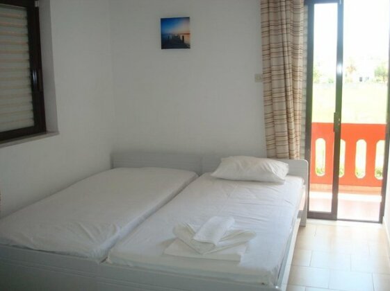 Rooms Leonidas - Photo2