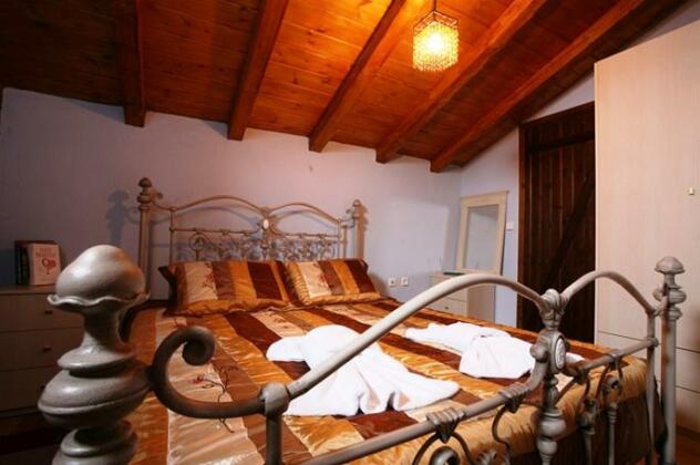 Metohi Inn - Photo3