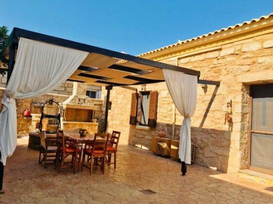 Christakos stone house Elafonisos - Photo4
