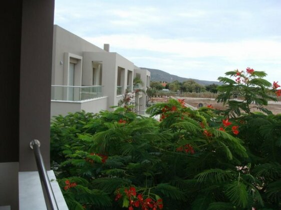 Double Bay Beach Hotel - Photo2