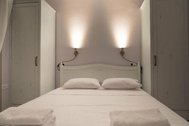 Elounda Sea Suites - Photo5