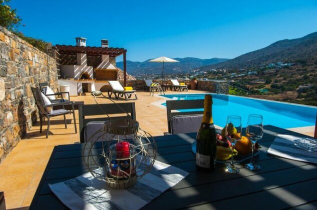 Maris Luxury Villa - Photo2