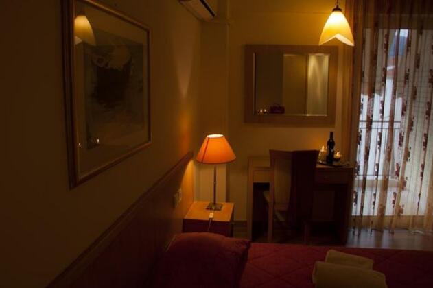 Saronis Hotel - Photo3