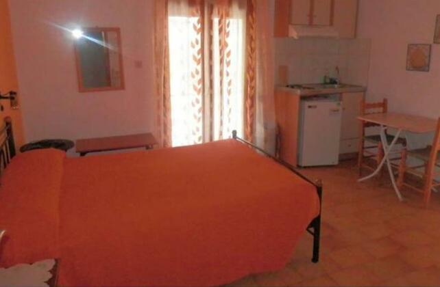 Achilleas Rooms - Photo4